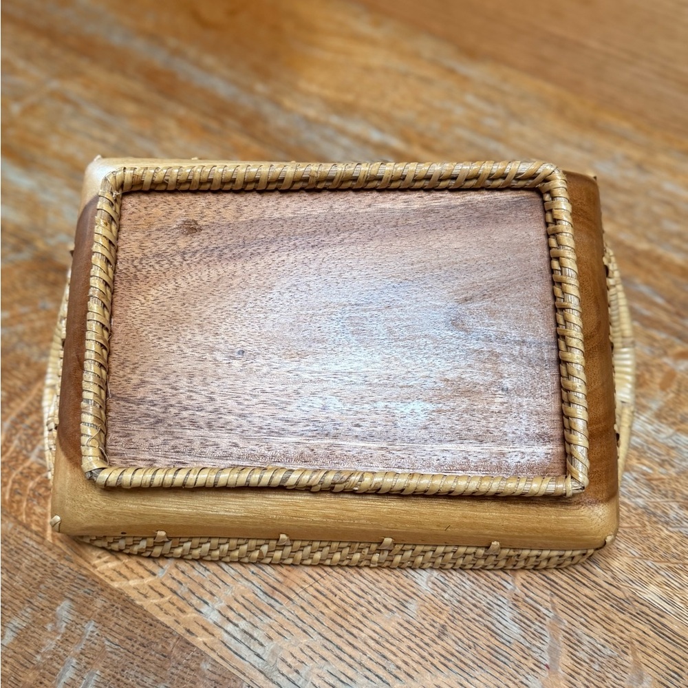 Sold- Vintage divided wood Tray - Picture 4 of 8